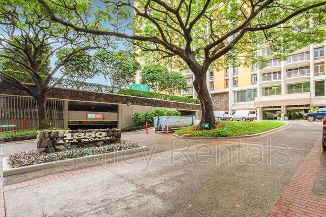 Building Photo - 1350 Ala Moana Blvd