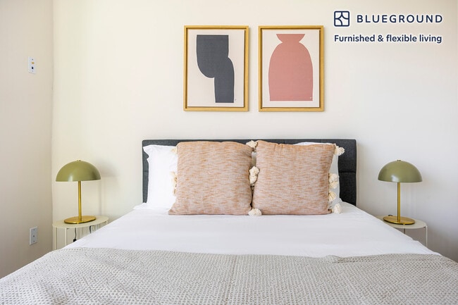 Building Photo - 611 N Virgil Ave