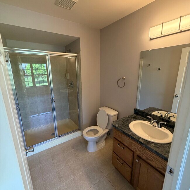 Building Photo - 543 Addington Ln