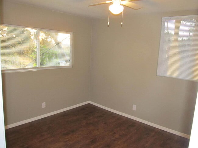 Building Photo - Updated 1br/1ba unit in a quadplex in a park like setting