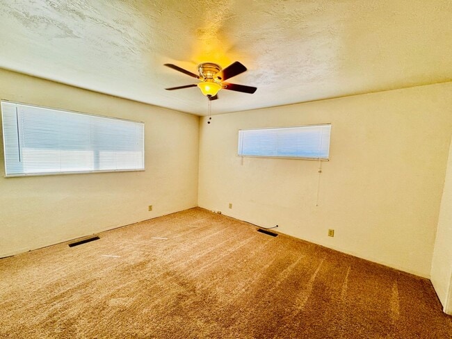 Building Photo - HUGE 2 Bed 2 Bath in the Country