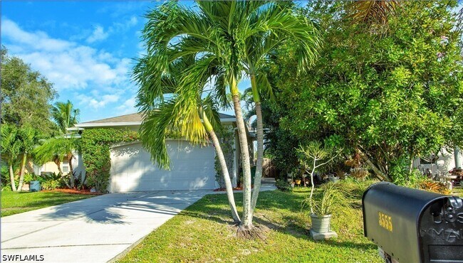 Building Photo - 3555 Poinsettia Ave