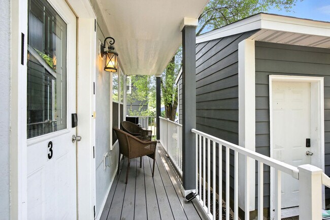 Building Photo - 2424 Lyndale Ave S