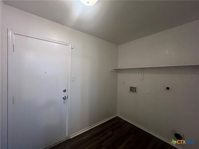Building Photo - 5504 Holster Dr