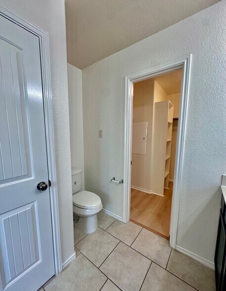 Building Photo - 6430 Stoney Creek Dr