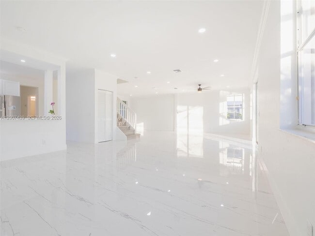 Building Photo - 801 Tanglewood Cir