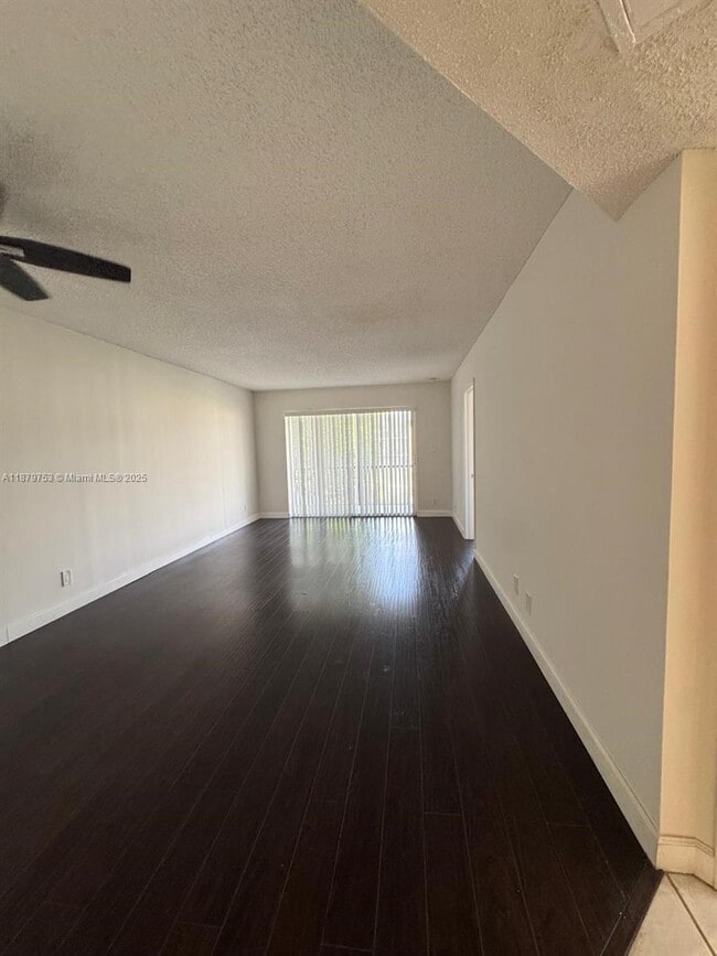Building Photo - 8010 N Colony Cir