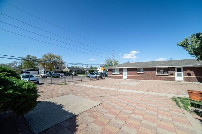Building Photo - 1707 W 52nd Ave