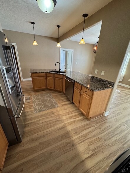 Building Photo - 1815 Woodland Way