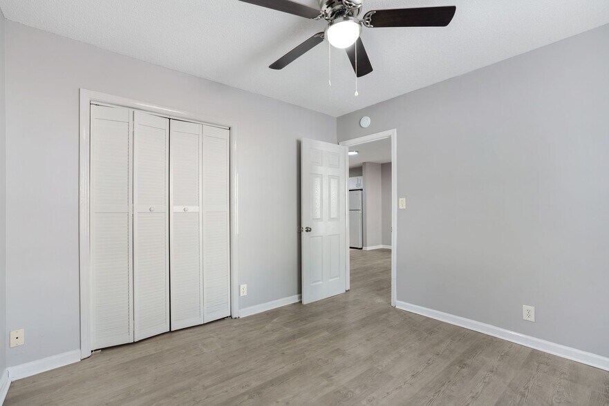 Building Photo - 185 Oak St