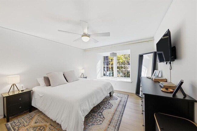 Building Photo - 133 Woodmere Square NW