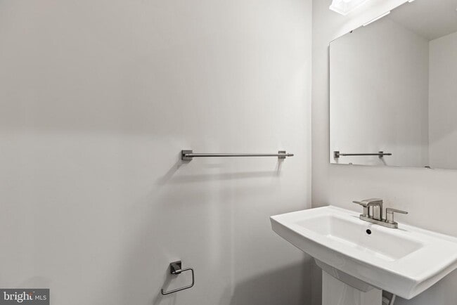 Building Photo - 4319 Southerby Dr