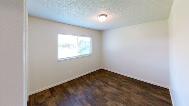 Building Photo - 1812 Sanchez Way