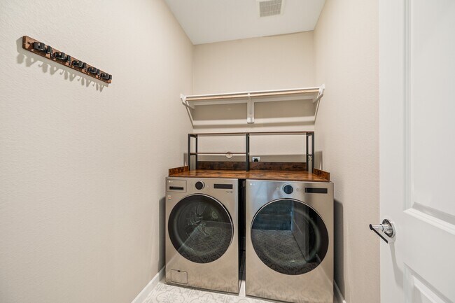 Building Photo - 7314 Bristlegrass Colony Ct