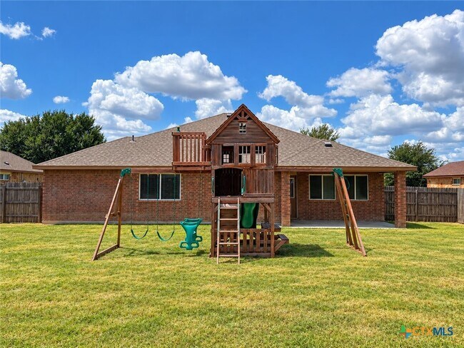 Building Photo - 9402 Cricket Dr