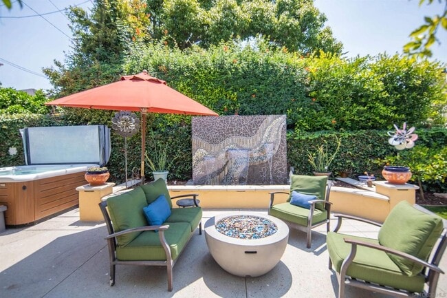 Building Photo - 1040 Alameda Blvd