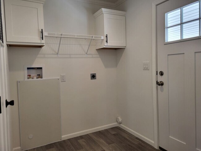 Building Photo - 1143 Bayside Rd