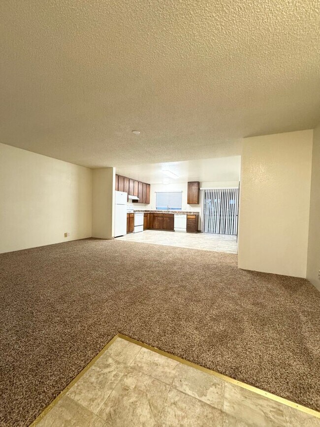 Building Photo - Move-In Special! $250/OFF 1st Month Rent