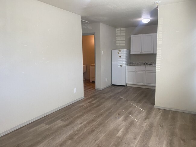 Building Photo - FULLY FURNISHED - ALL BILLS PAID Apartment in Big Spring TX
