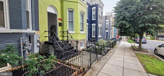 Building Photo - 1119 Montello Ave NE