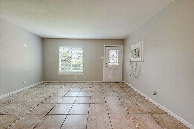 Building Photo - 7621 Sundown Dr