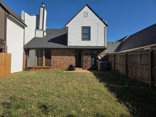 Building Photo - 317 Abilene Ave