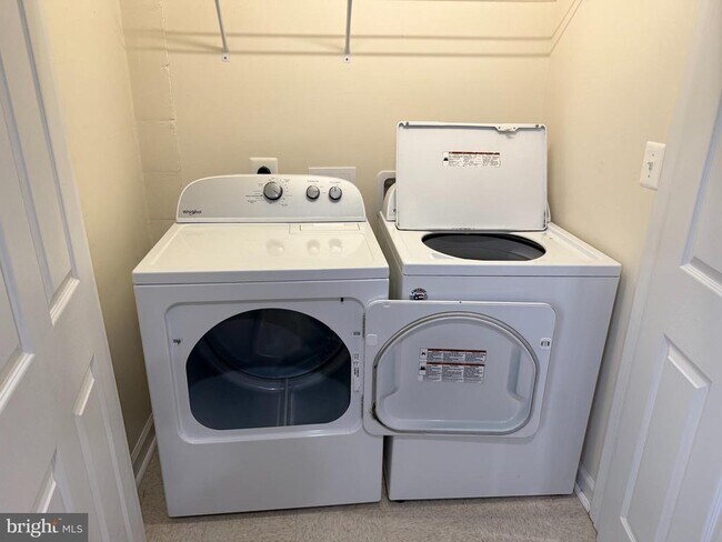 Building Photo - 5375 Mulberry St