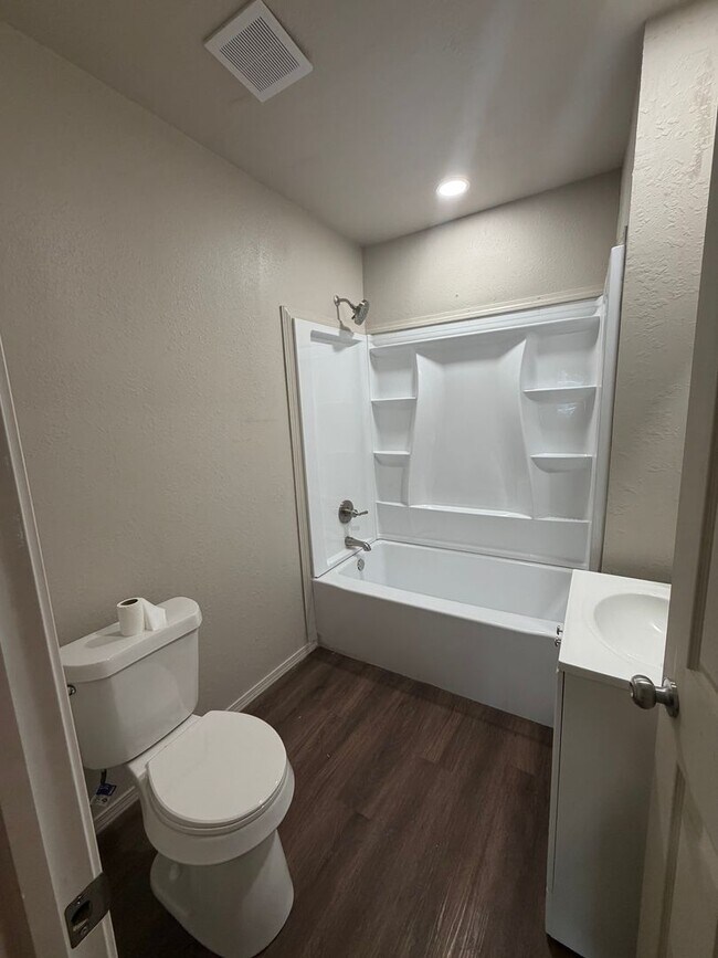 Building Photo - 3 Bedroom 1 Bath Home for RENT