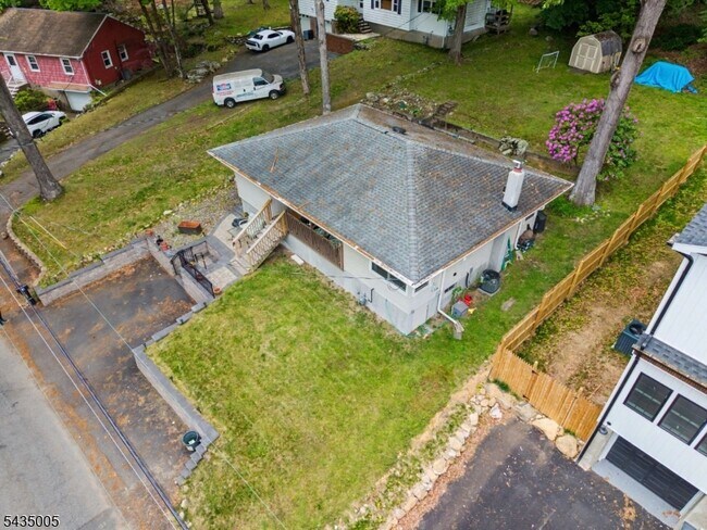 Building Photo - 14 Valley View Dr