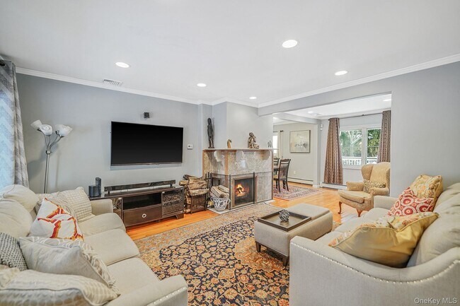 Building Photo - 6 Fairfields Ln