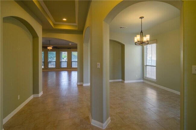 Building Photo - 307 Elderberry Rd