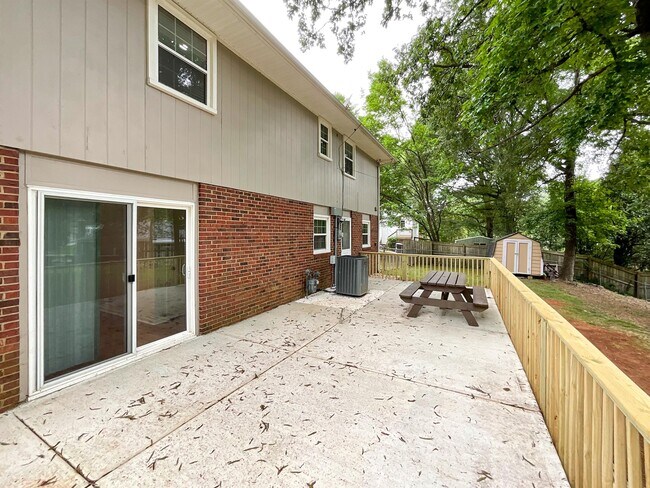 Building Photo - 1506 Rama Rd