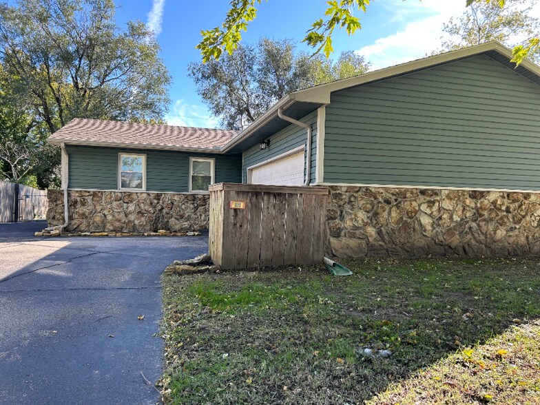 Building Photo - 322 Ranger Ave