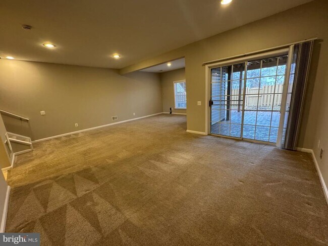 Building Photo - 45776 Mountain Pine Square