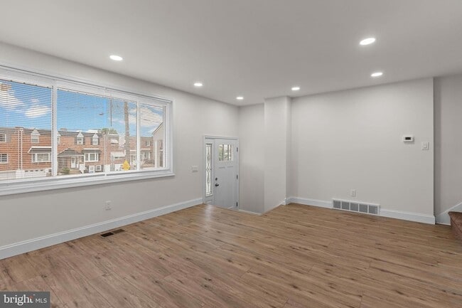 Building Photo - 12400 Medford Rd