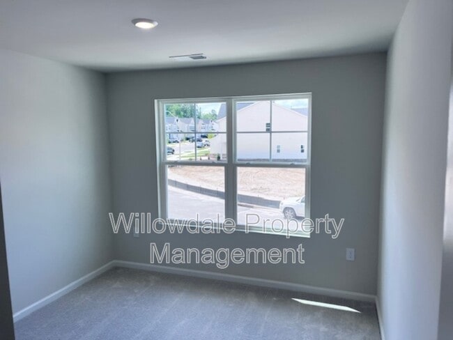 Building Photo - 2031 Caen St