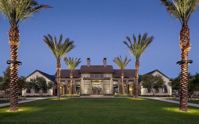 Building Photo - Move In Ready!stunning 3 bedroom, 2.5 bathroom home located in Phoenix!
