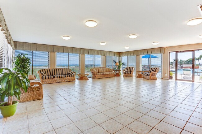 Building Photo - 3215 Jimmy Buffett Mem Hwy
