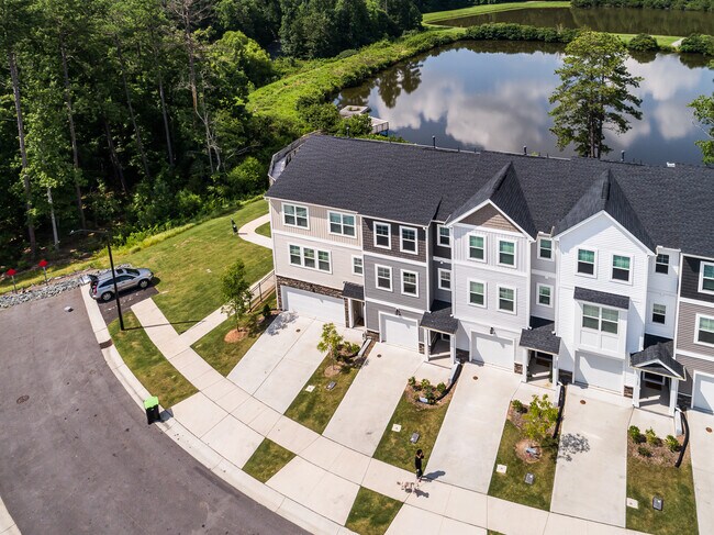 Building Photo - 1106 Shoreside Dr
