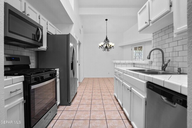 Building Photo - 1029 Chiricahua Dr