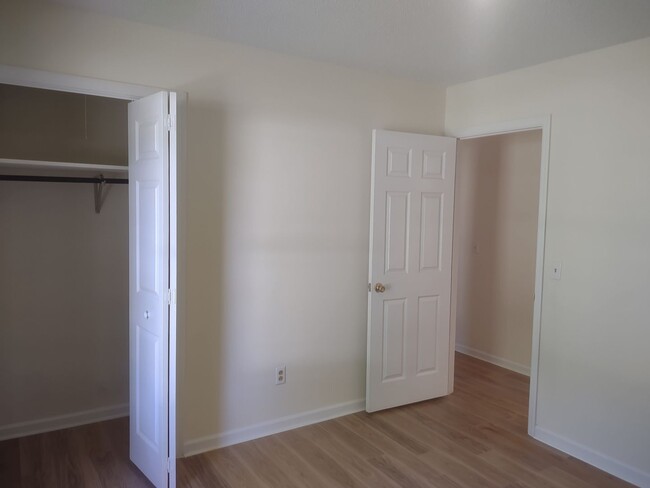 Building Photo - Wonderful Three Bedroom Home in Northeast ...