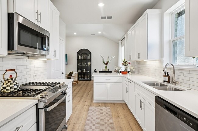 Building Photo - 11422 Chepstow Crescent Ct