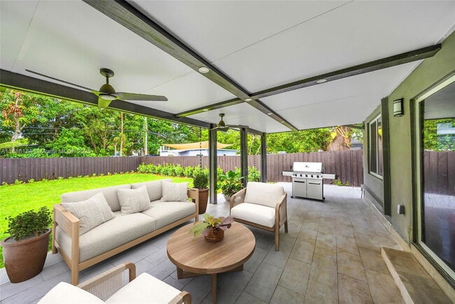 Building Photo - 840 NE 159th St