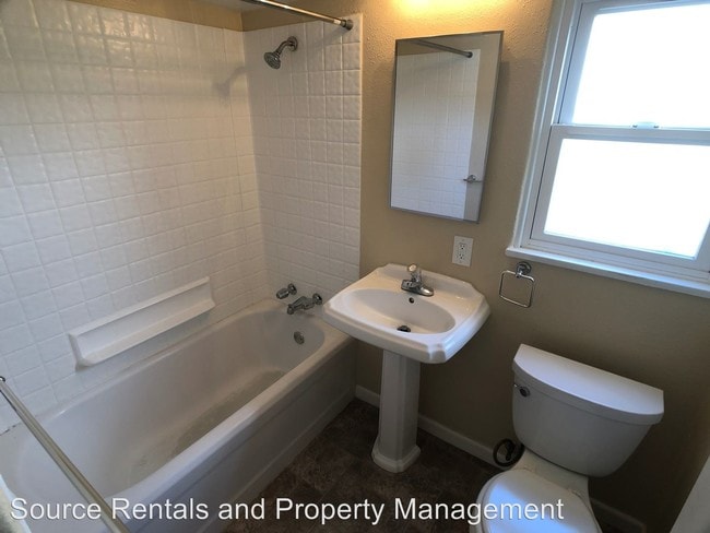 Building Photo - 4866-4868 Niagara Ave