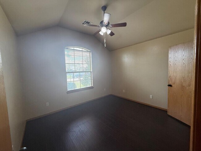 Building Photo - 616 Morningside Dr