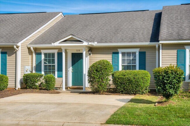 Primary Photo - 608 Mickelson Way