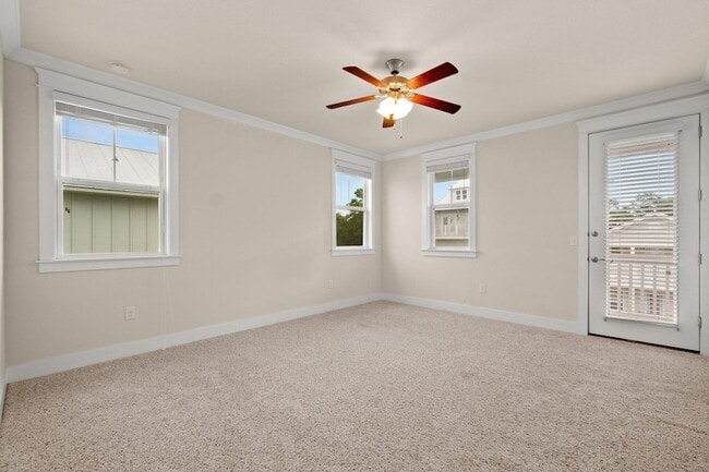 Building Photo - 99 Grande Pointe Cir