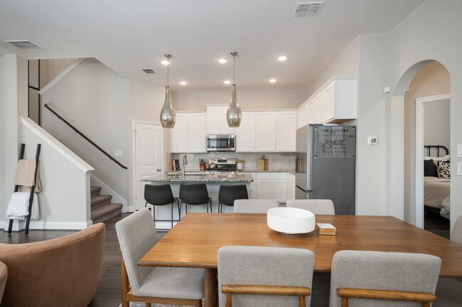Building Photo - 17339 Moscato