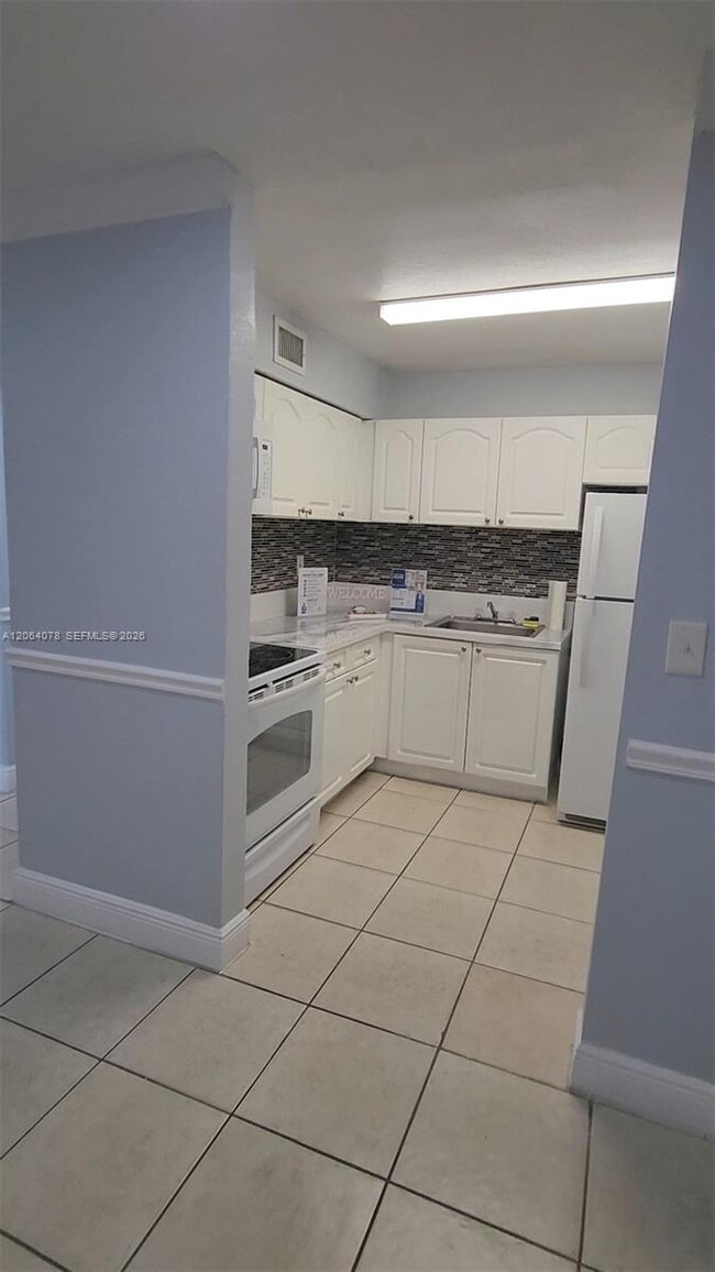 Building Photo - 9405 SW 76th St
