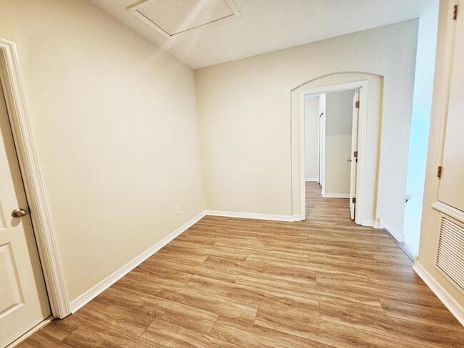 Building Photo - 12754 Garridan Ave